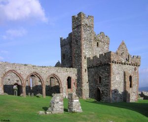 Resten van de kathedraal van Peel Castle