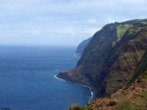 De rotskusten van Madeira