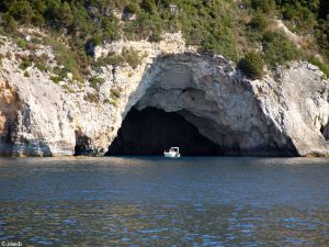 De zeegrotten van Paxos