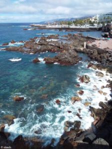 De strandpromenade van Puerto de la Cruz