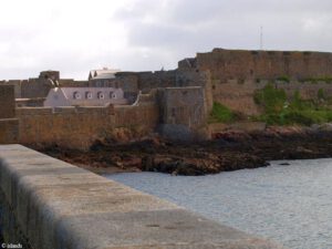 Castle Cornet als verdediging tegen de Fransen
